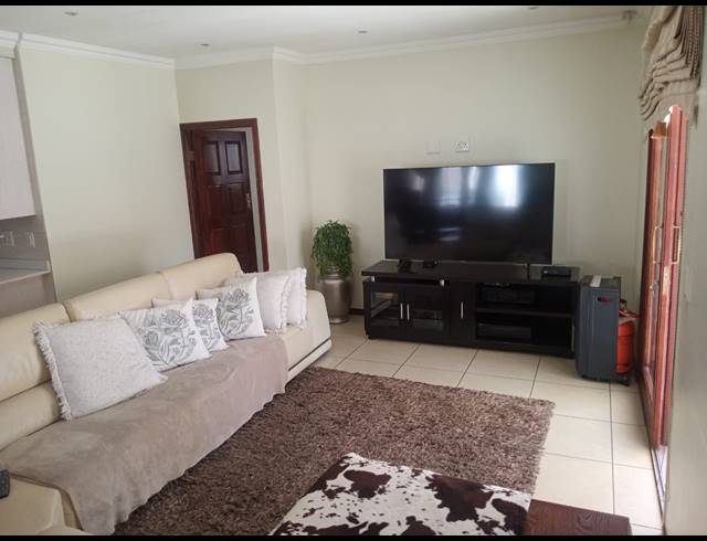 4 BEDROOM HOUSE FOR SALE IN PARKHAVEN